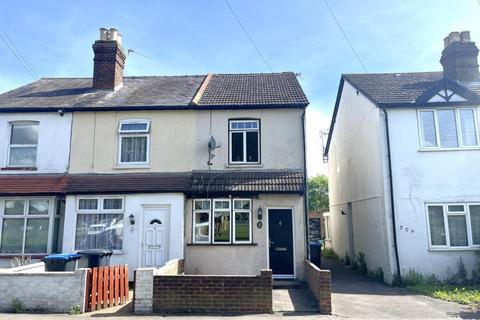 3 bedroom end of terrace house to rent, Pooley Green Road, Egham TW20
