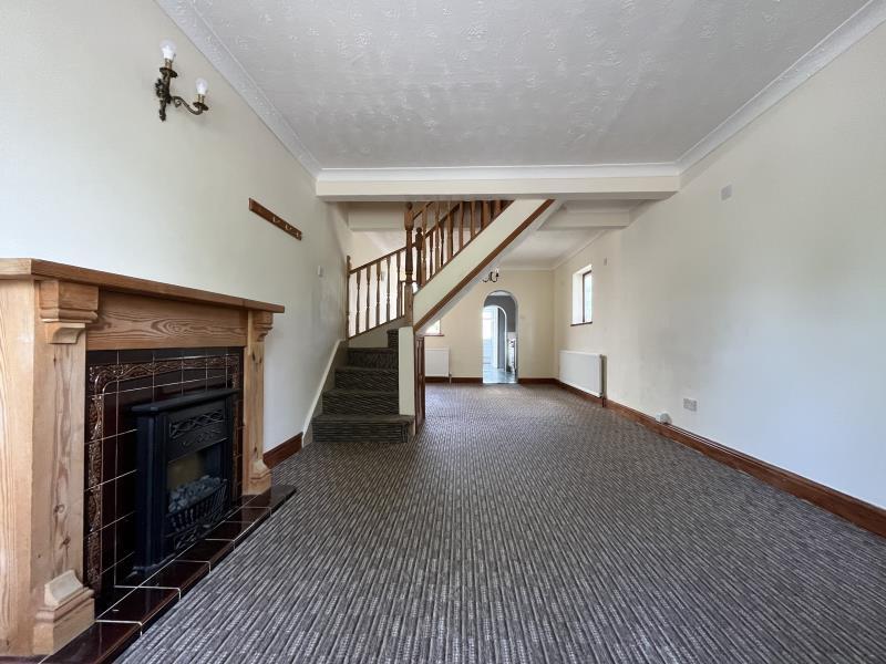 Pooley Green Road, Egham TW20 3 bed end of terrace house to rent £