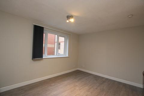 2 bedroom apartment to rent, North Street, Rushden, Northamptonshire, NN10