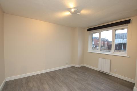 2 bedroom apartment to rent, North Street, Rushden, Northamptonshire, NN10