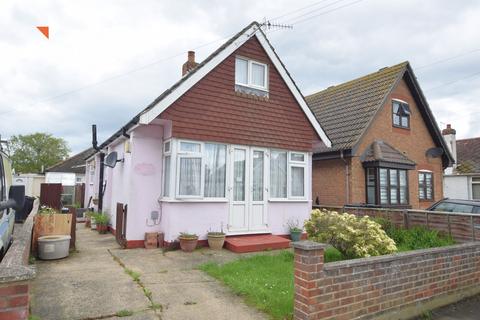 3 bedroom chalet for sale, Golf Green Road, Jaywick, Clacton-on-Sea