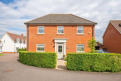 5 bedroom detached house for sale, Lime Tree Avenue, Long Stratton