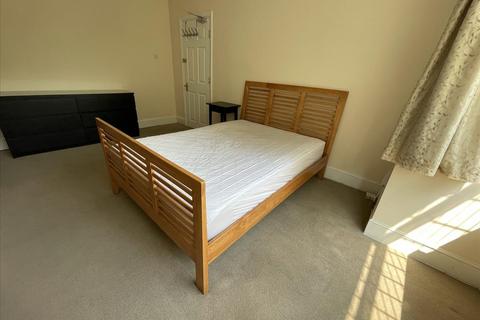 1 bedroom in a house share to rent, Jersey Road, Hounslow , TW5