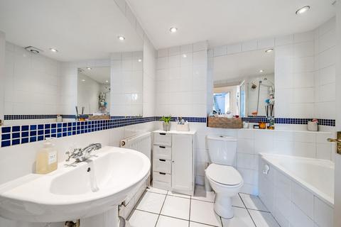 1 Queensgate Mews, Beckenham, BR3 4FP