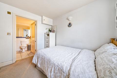 1 Queensgate Mews, Beckenham, BR3 4FP