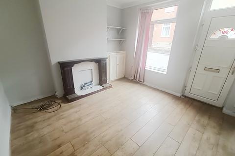 3 bedroom terraced house to rent, Stamford Street, Grantham NG31