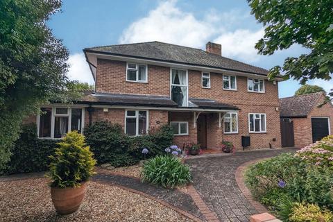 5 bedroom detached house for sale, Court Road, Lee-On-the-solent, Hampshire, PO13