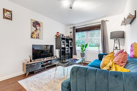 1 bedroom apartment to rent, Lee Park Blackheath SE3