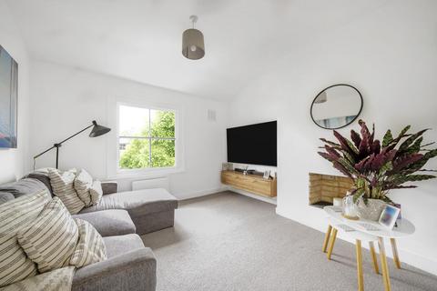 2 bedroom flat for sale, Coningham Road, Shepherds Bush