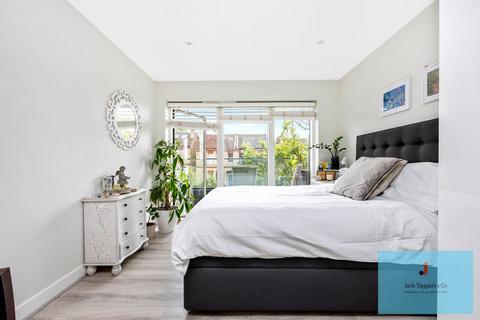3 bedroom flat for sale, Hove Park Gardens, Hove, BN3