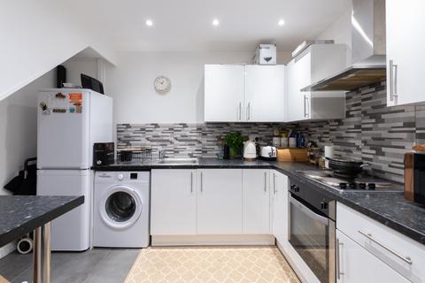 2 bedroom ground floor maisonette for sale, Ferndale Road, Leytonstone, London, E11 3DW