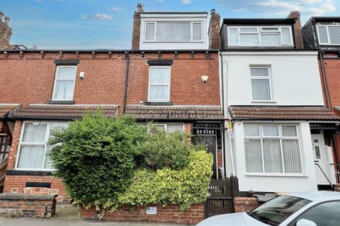 4 bedroom terraced house for sale, Hill Top Avenue, Leeds LS8