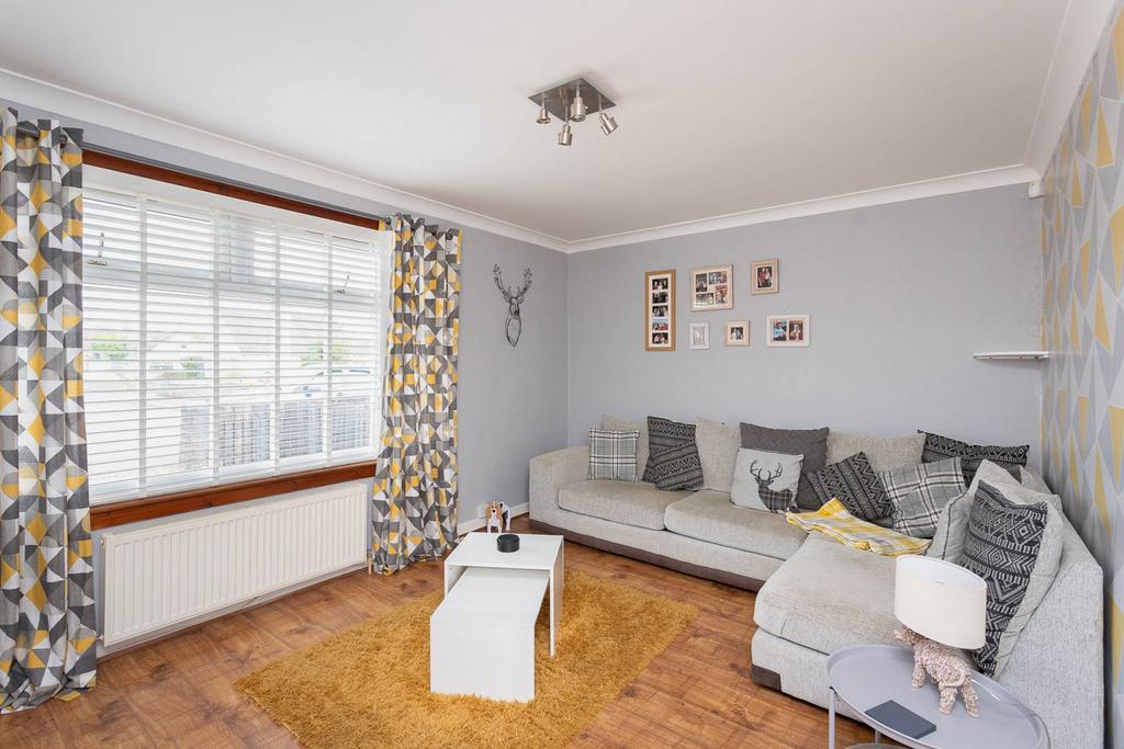 64 Hawick Drive, Dundee, DD4 0TA 3 bed semidetached house for sale £