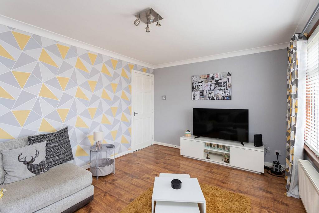 64 Hawick Drive, Dundee, DD4 0TA 3 bed semidetached house for sale £