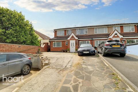 4 bedroom semi-detached house for sale, St Leonards Road, Waltham Abbey