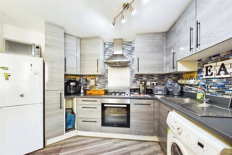 3 Boundary Place, Tadley, RG26 4PW