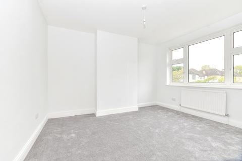 1 bedroom semi-detached house to rent, Bridle Road Croydon CR0