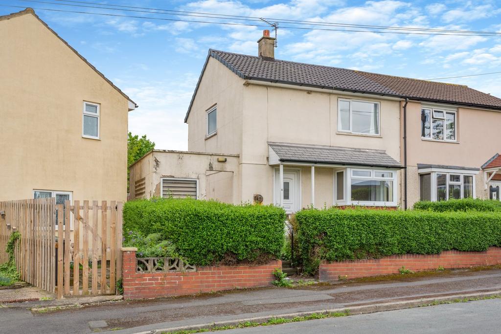 Foldings Avenue, Scholes... 2 bed semidetached house £105,000