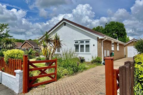 3 bedroom bungalow for sale, West Avenue, Three Legged Cross, BH21 6YZ