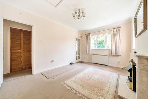 2 bedroom bungalow for sale, Thame,  Oxfordshire,  OX9