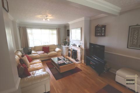 5 bedroom detached house for sale, Kingshill Avenue, HAYES UB4