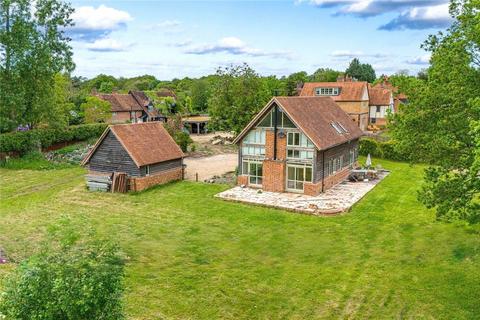 3 bedroom detached house to rent, Denham Lane, Chalfont St. Peter, Gerrards Cross, Buckinghamshire, SL9