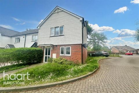 2 bedroom end of terrace house to rent, Kingswood, ME17