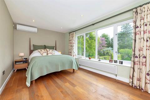 53 High Street, Harlton, Cambridge, CB23 1ES