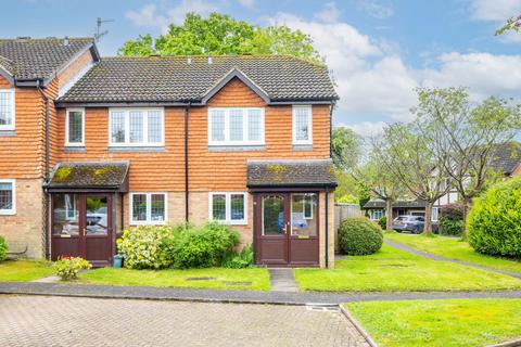 2 bedroom end of terrace house for sale, Lincolns Mead, Lingfield, RH7