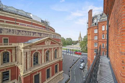 3 bedroom flat for sale, Kensington Gore, London SW7