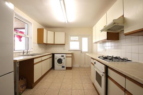 3 bedroom terraced house to rent, Burlington Road, Thornton Heath, CR7