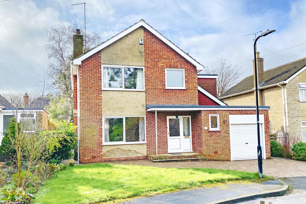 Innisfree Close, Harrogate 4 bed detached house for sale £500,000