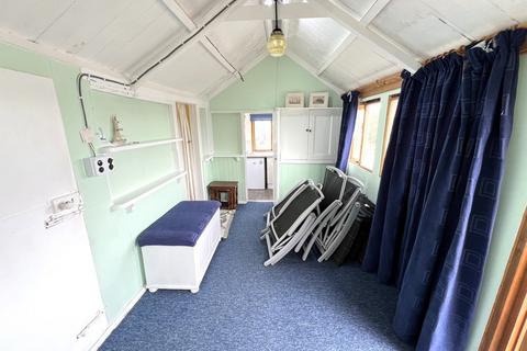 2 bedroom detached bungalow for sale, SNETTISHAM BEACH - Holiday Chalet Overlooking Lake