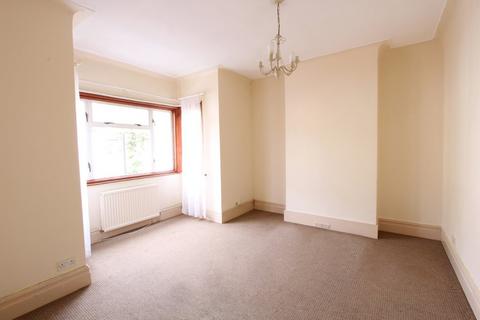 2 bedroom maisonette to rent, St Helens Road, Westcliff On Sea SS0