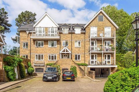 44 Thames Close, Hampton, TW12 2ET