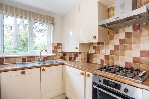 44 Thames Close, Hampton, TW12 2ET