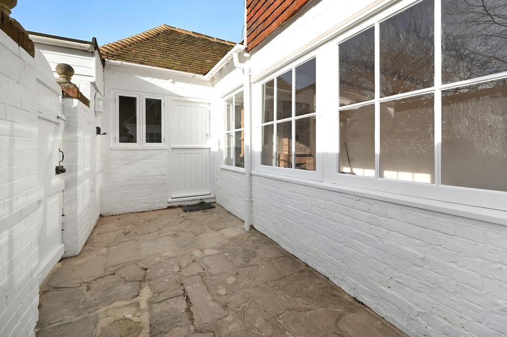 Swans-house-cottage-5-watchbell-street (18)
