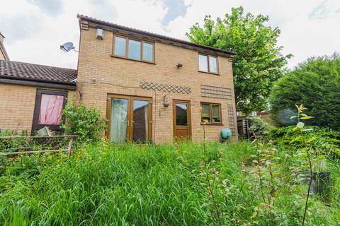 36 Diamond Drive, Irthlingborough, Wellingborough, NN9 5PT