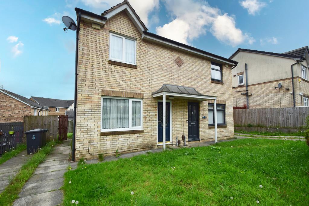 Whitburn Way, Bradford BD15 2 bed semidetached house for sale £150,000