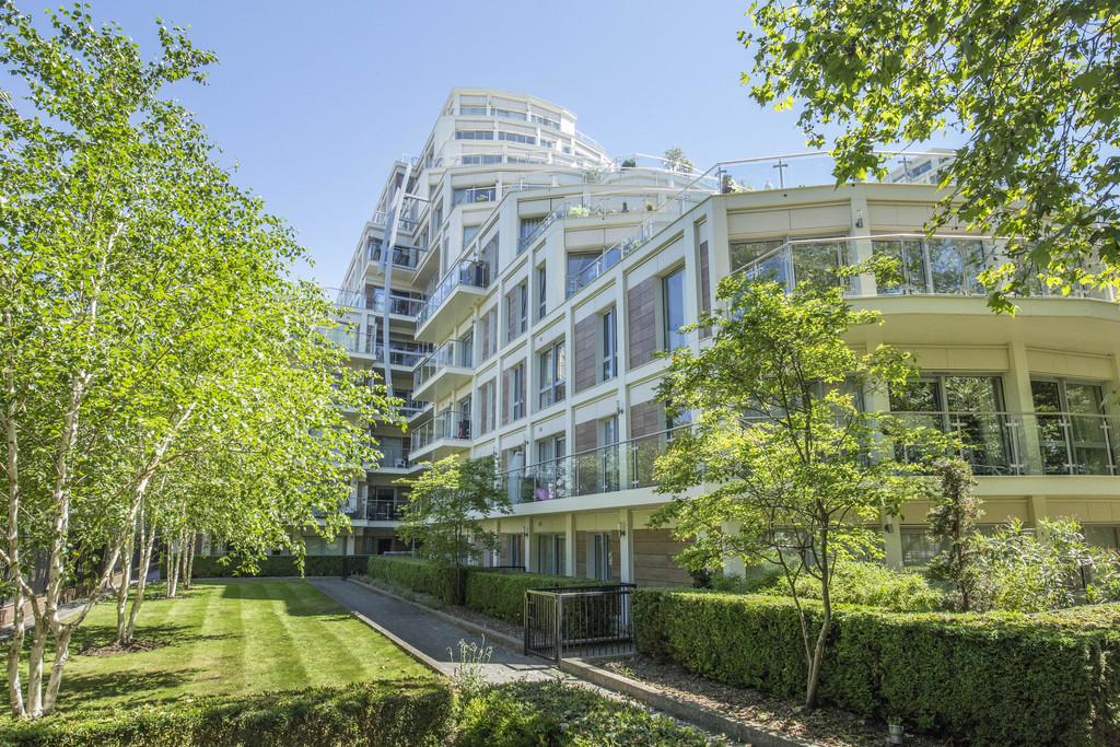 Henry Macaulay Avenue, Kingston Upon... 2 bed apartment for sale £799,950