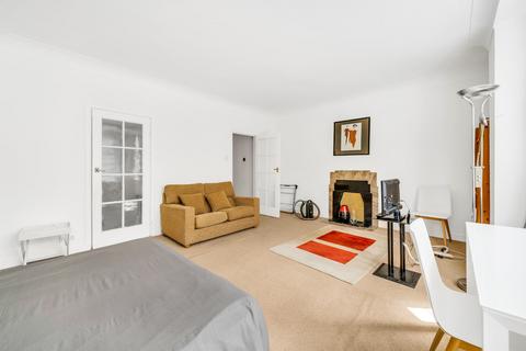 Studio for sale, Donovan Court, Chelsea SW10