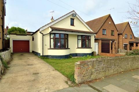 2 bedroom detached bungalow for sale, Flemming Avenue, Leigh-on-Sea, Leigh-on-Sea, Essex.
