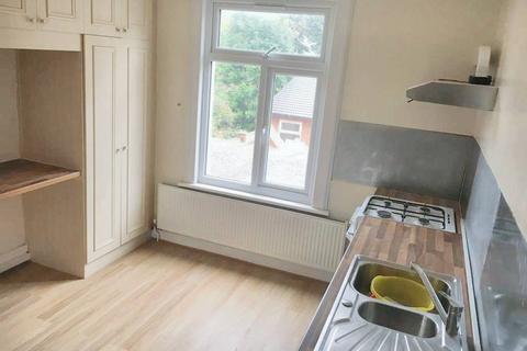 1 bedroom in a house share to rent, Villiers Road, Southall UB1
