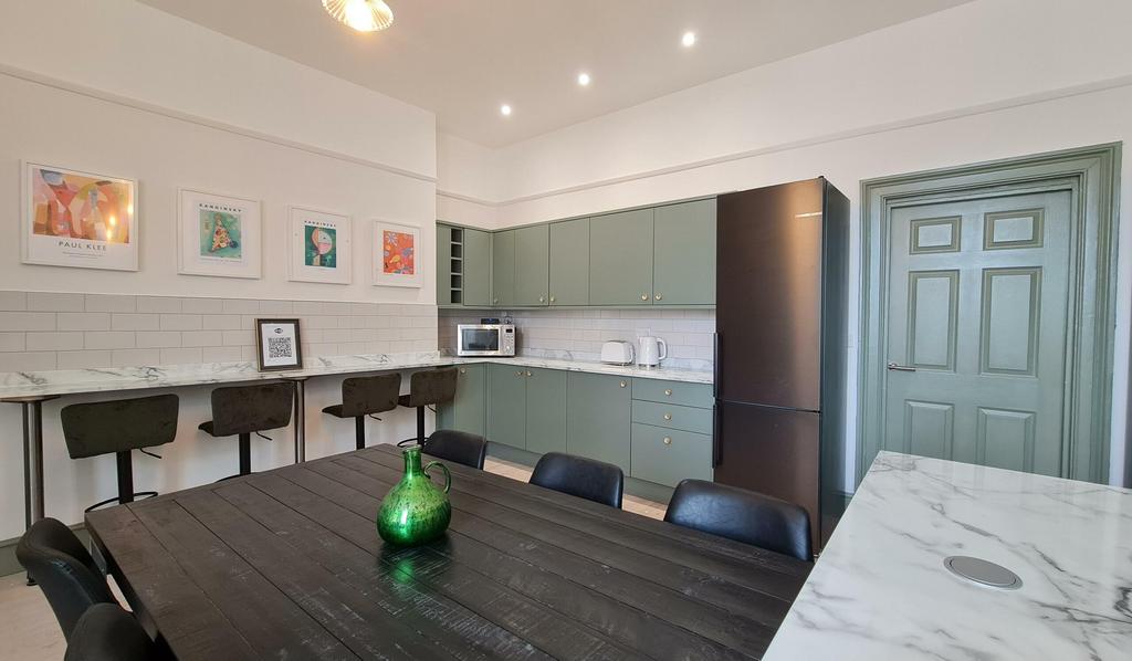 Kitchen 1
