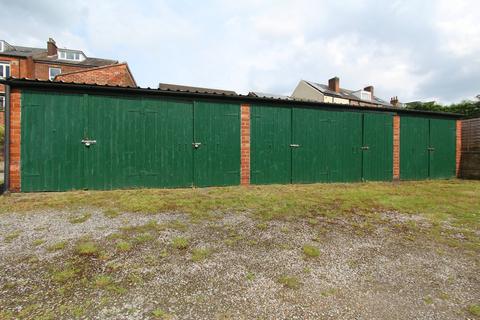 Garage to rent, Albert Road, Sheffield