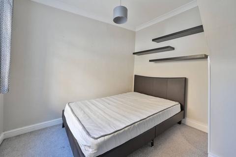 3 bedroom flat for sale, Brook Drive, Kennington, London, SE11