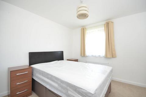 2 bedroom flat to rent, Walnut Tree Close, Guildford, GU1