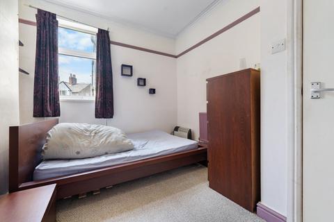 2 bedroom ground floor flat for sale, Corporation Road, Grangetown