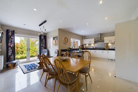 5 bedroom detached house for sale, Thorntree Road, Brailsford