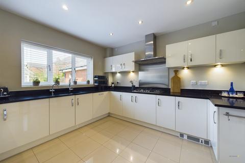 5 bedroom detached house for sale, Thorntree Road, Brailsford